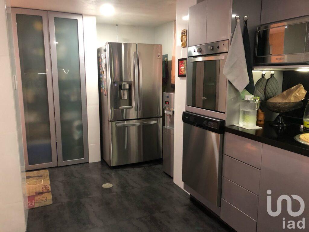 LUJOSA RESIDENCIA CON CASA PRINCIPAL Y TRES DEPARTAMENTOS EN OXTOPULCO UNIVERSIDAD,  COYOACÁN, CDMX.