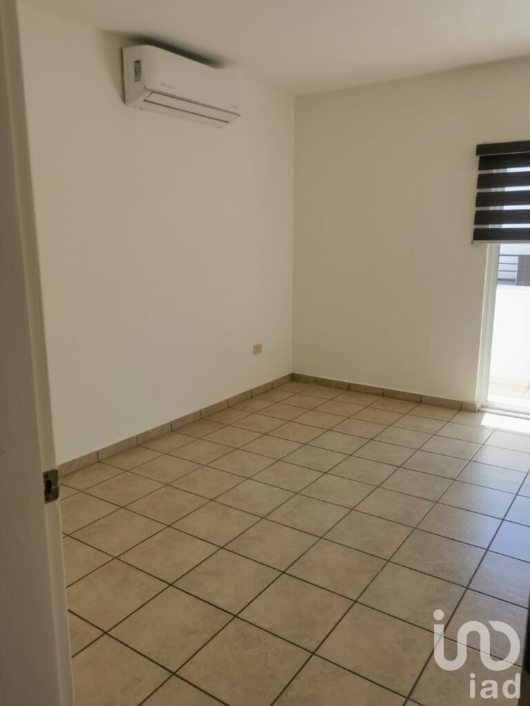 VENTA DE CASA EN FRACC. ESPACIOS BARCELONA  EN CULIACAN