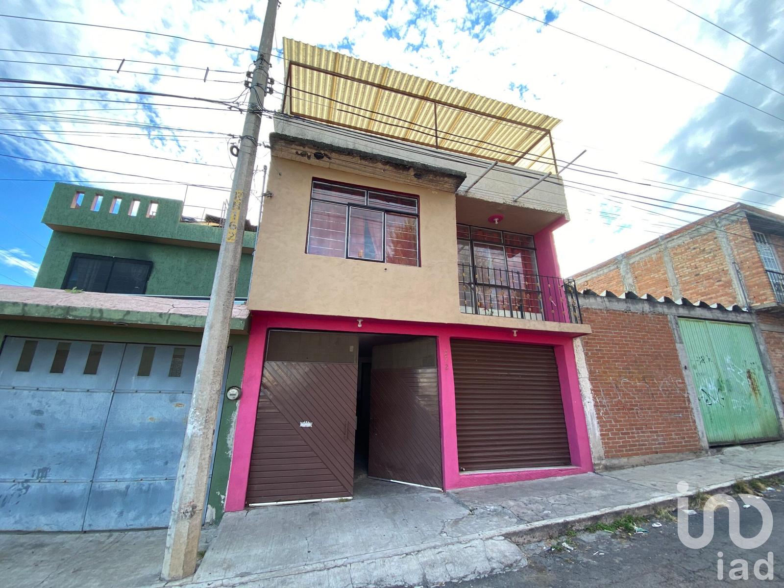 SE VENDE CASA LEANDRO VALLE  COSTADO ESTADIO MORELOS CERCA DEL LIBRAMIENTO UBICADISIMA!!