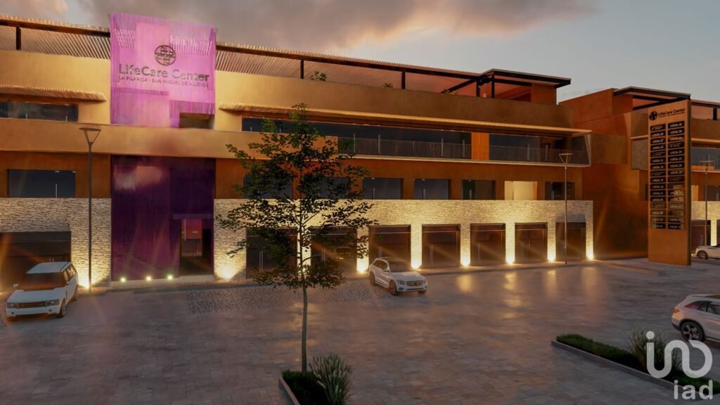 Venta Locales Comerciales en San Miguel de Allende Gto. "La Pilarica" LifeCare Center.