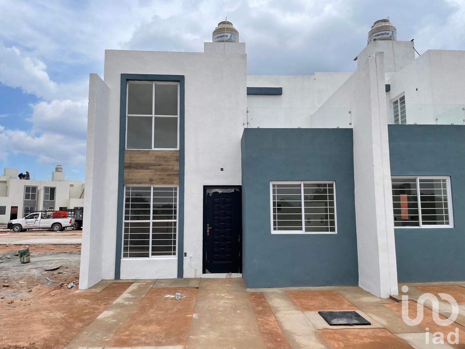 CASA EN VENTA EN PRIVADA PASEO NIRAN, PERIFÉRICO NORTE, SLP CASA EN VENTA EN PRIVADA PASEO NIRAN, PERIFÉRICO NORTE, SLP