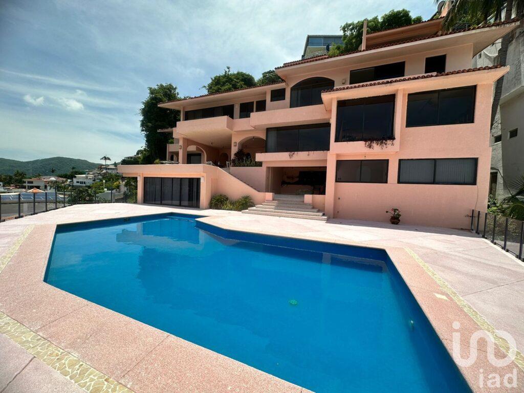 CASA EN VENTA CON VISTA AL MAR EN MARINA BRISAS ACAPULCO DIAMANTE