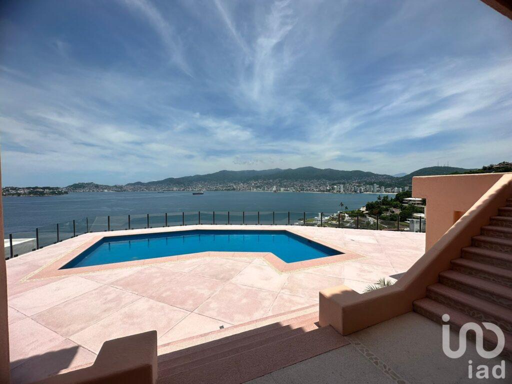 CASA EN VENTA CON VISTA AL MAR EN MARINA BRISAS ACAPULCO DIAMANTE