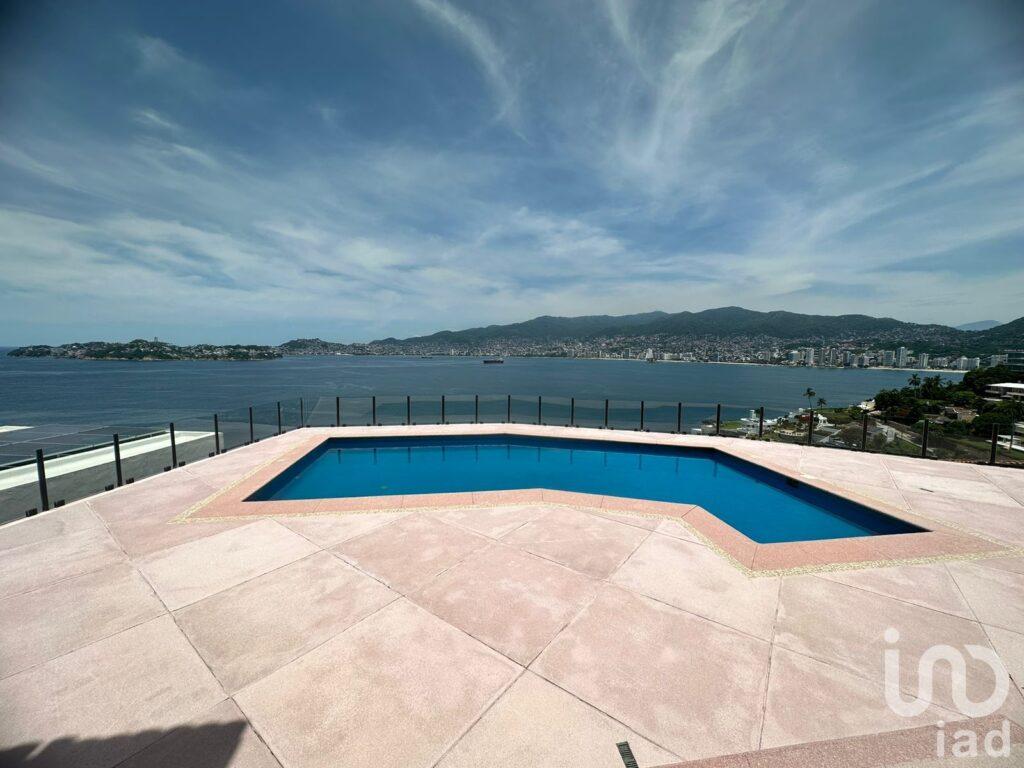 CASA EN VENTA CON VISTA AL MAR EN MARINA BRISAS ACAPULCO DIAMANTE