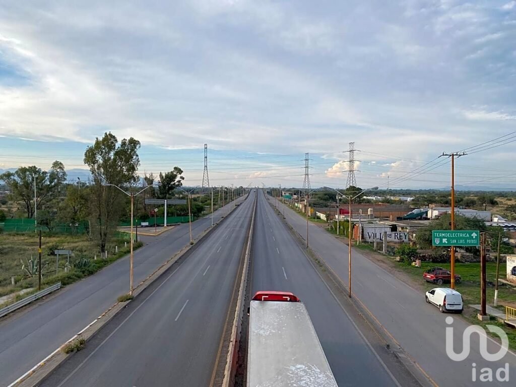 Terreno a un costado de la Central Termoelectrica Villa de Reyes