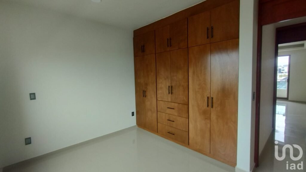 CASA EN VENTA EN FRACCIONAMIENTO PRIVADO EXPLANADA SUR,PACHUCA,HGO.