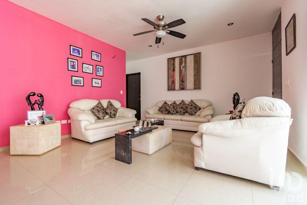 CASA EN VENTA EN COLONIA MONTEBELLO, MERIDA YUCATAN