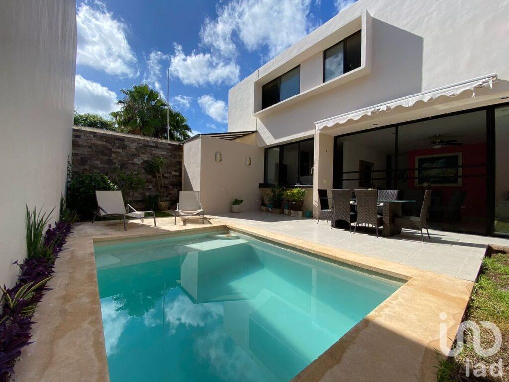 CASA EN VENTA EN COLONIA MONTEBELLO, MERIDA YUCATAN