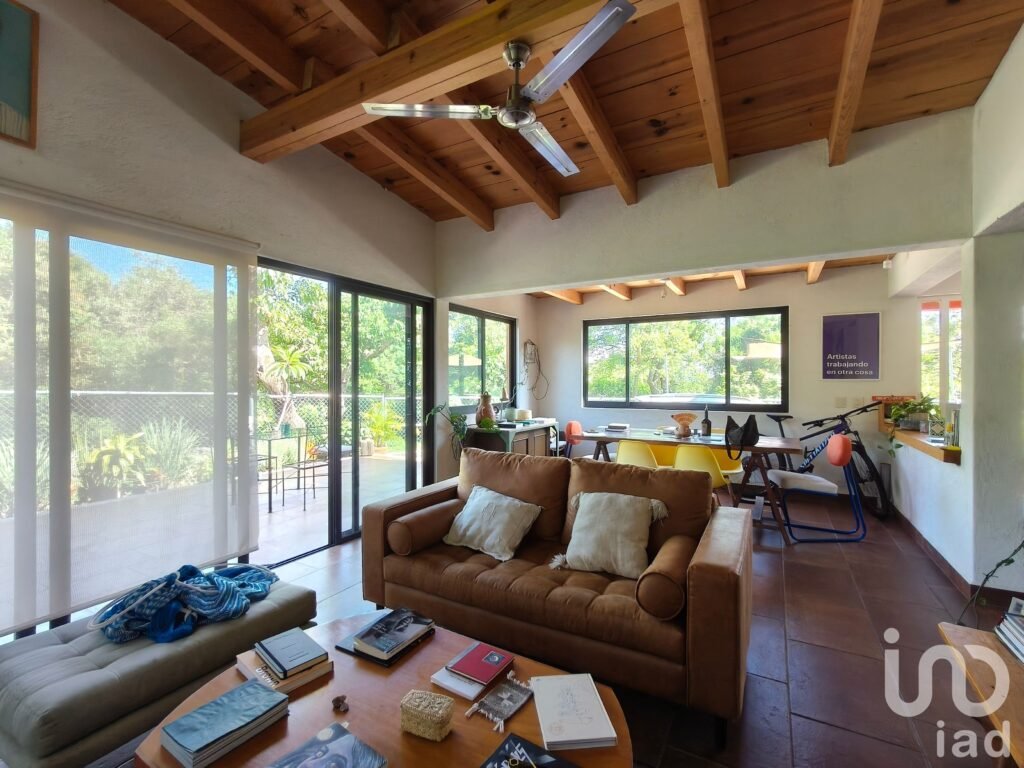 Casa en VENTA en Valle de Atongo, Tepoztlán con vistas a las montañas.