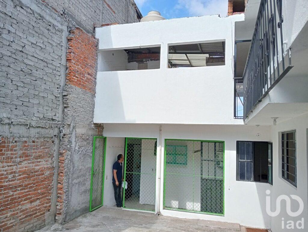 SE VENDE CASA MUY CERCA DEL LIBRAMIENTO POR LAS TIJERAS Y CRUCERO A CHARO