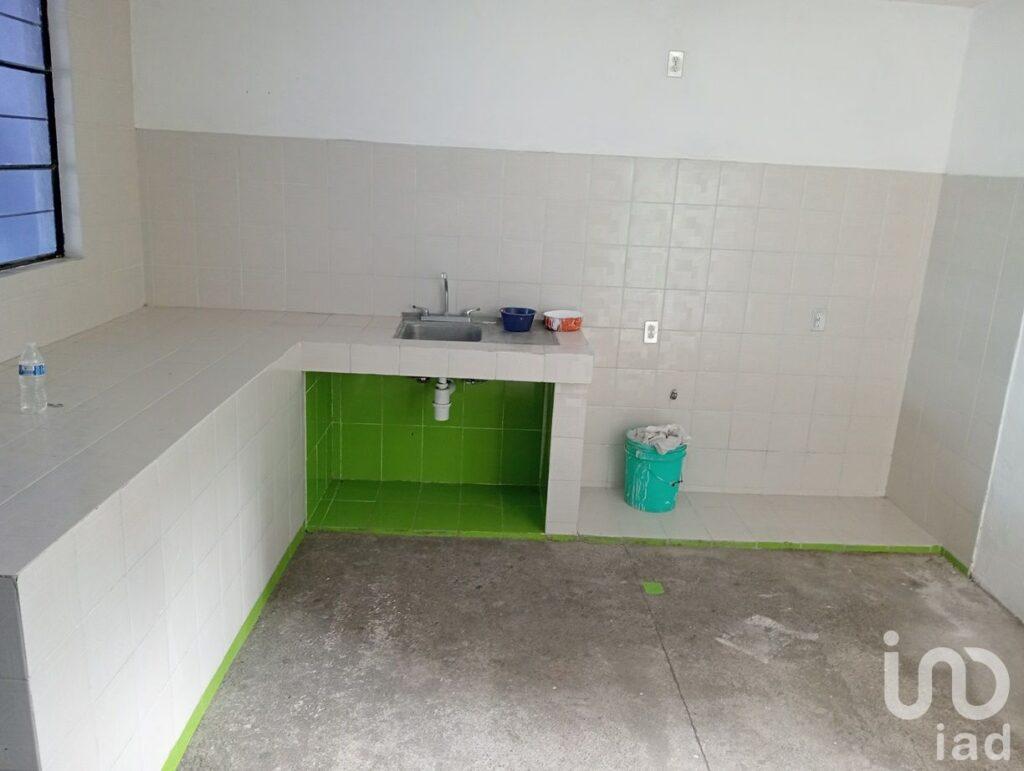 SE VENDE CASA MUY CERCA DEL LIBRAMIENTO POR LAS TIJERAS Y CRUCERO A CHARO