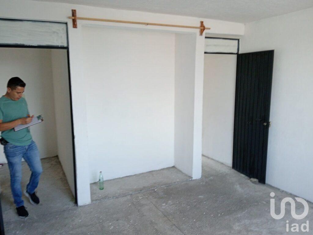 SE VENDE CASA MUY CERCA DEL LIBRAMIENTO POR LAS TIJERAS Y CRUCERO A CHARO