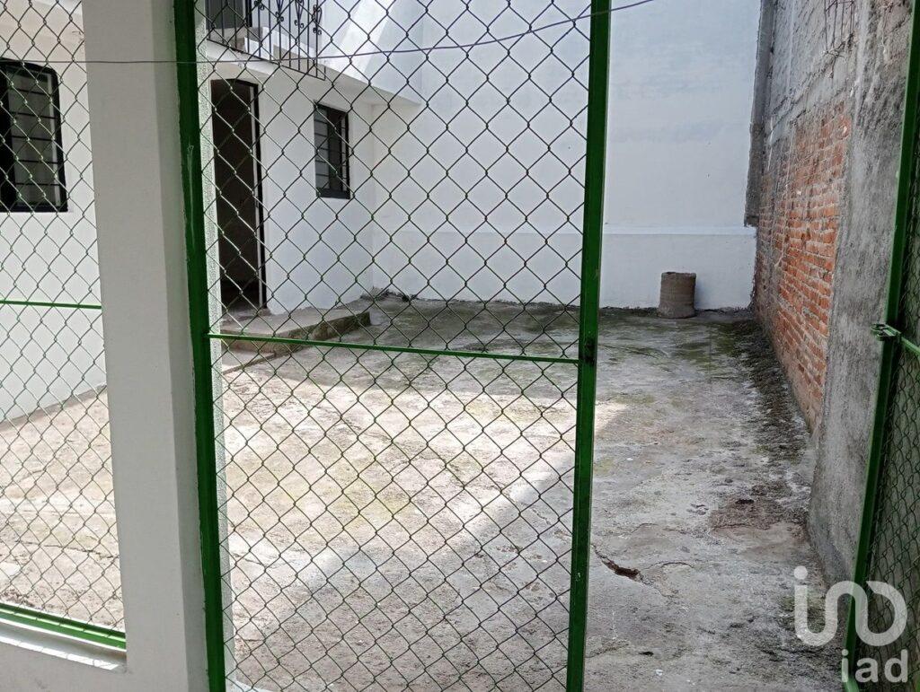 SE VENDE CASA MUY CERCA DEL LIBRAMIENTO POR LAS TIJERAS Y CRUCERO A CHARO