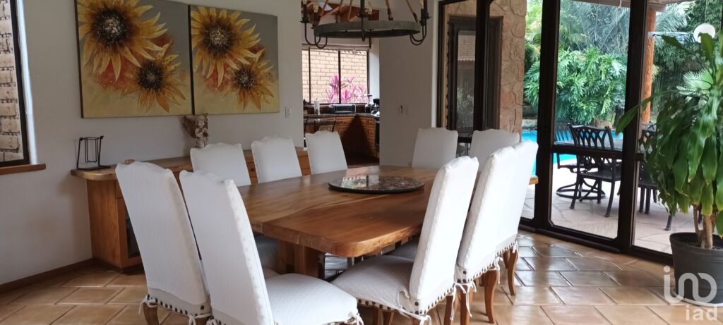 EN VENTA RESIDENCIA EN PRIVADA EN TEPOZTLÁN, MORELOS.