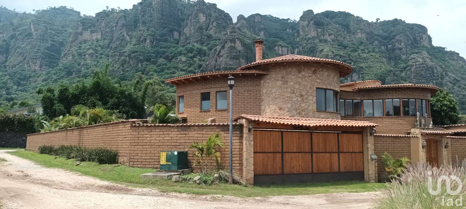 EN VENTA RESIDENCIA EN PRIVADA EN TEPOZTLÁN, MORELOS. EN VENTA RESIDENCIA EN PRIVADA EN TEPOZTLÁN, MORELOS.
