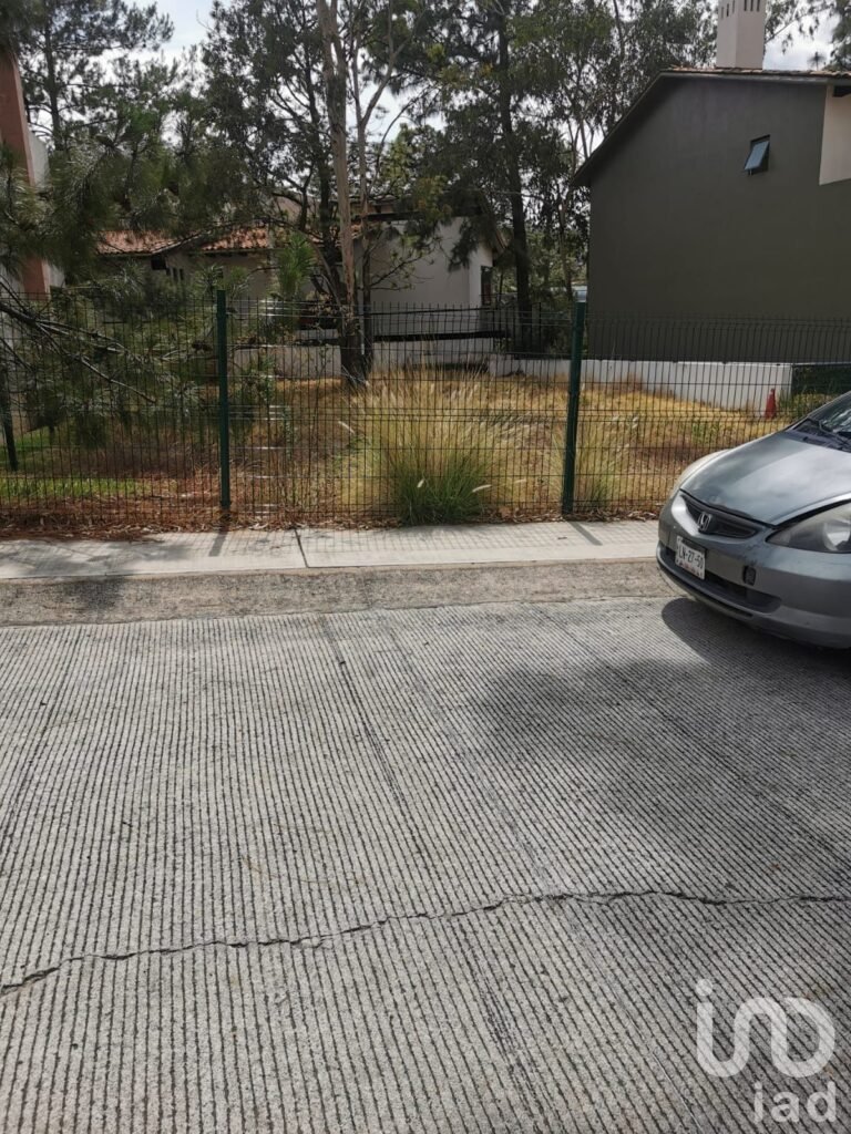SE VENDE TERRENO EN EL CAMPO DE GOLF ALTOZANO MORELIA