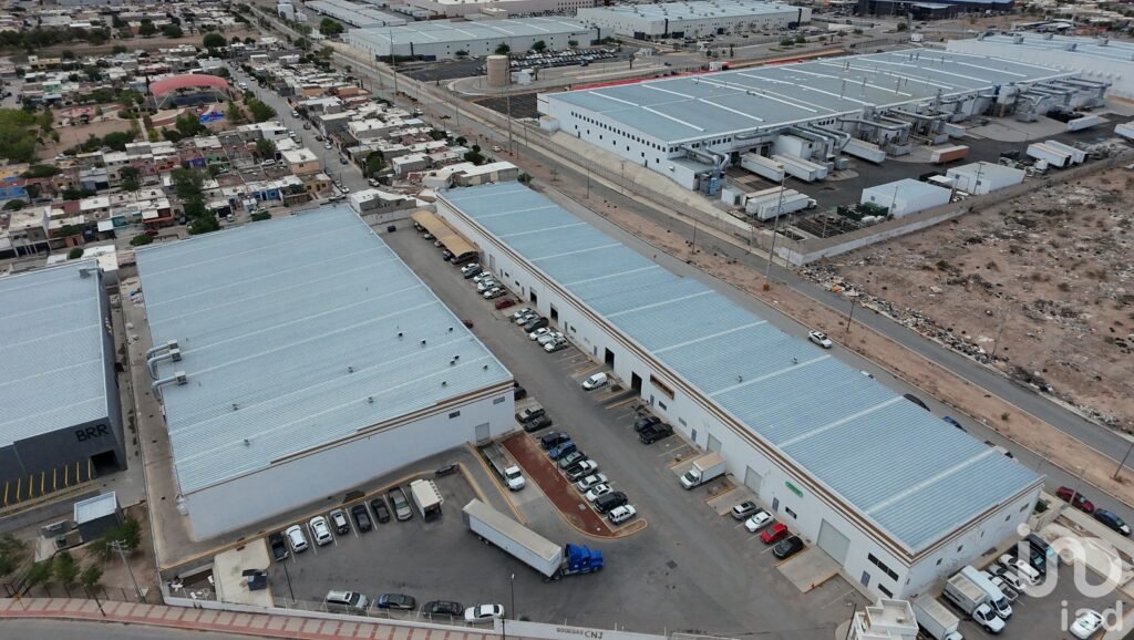 Bodega en Renta con Oficina Cerca de Ramon Rayón y Santiago Troncoso