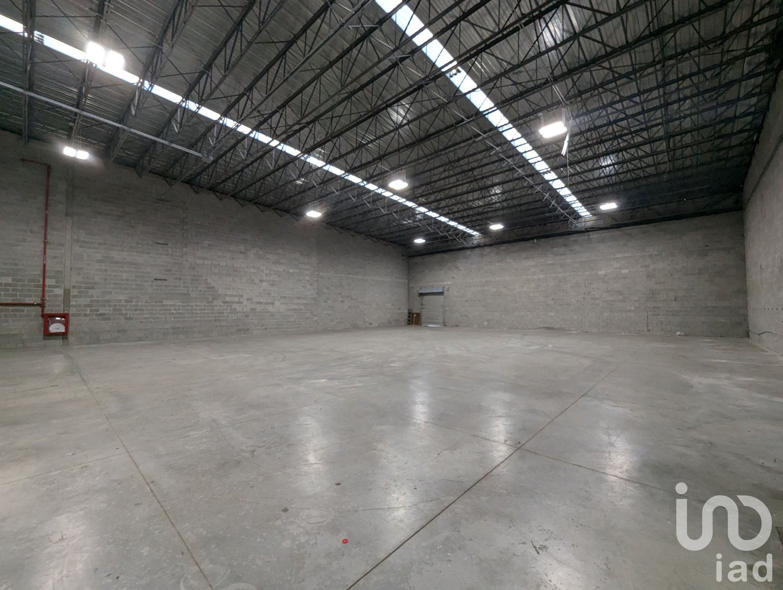 Bodega en Renta con Oficina Cerca de Ramon Rayón y Santiago Troncoso