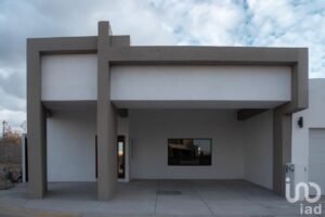 CASA EN VENTA DE UN PISO EN LA ZARZUELA EN JUAREZ CHIHUAHUA
