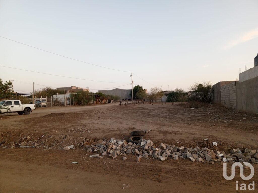 Terreno en Valle Dorado 200 mts La Paz, B.C.S.