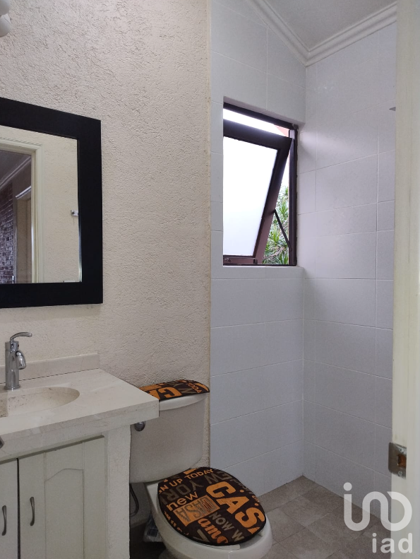 Casa en venta, exclusivo fraccionamiento con vigilancia, zona norte, Cuernavaca, Morelos