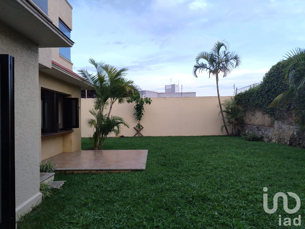 Casa en venta, exclusivo fraccionamiento con vigilancia, zona norte, Cuernavaca, Morelos
