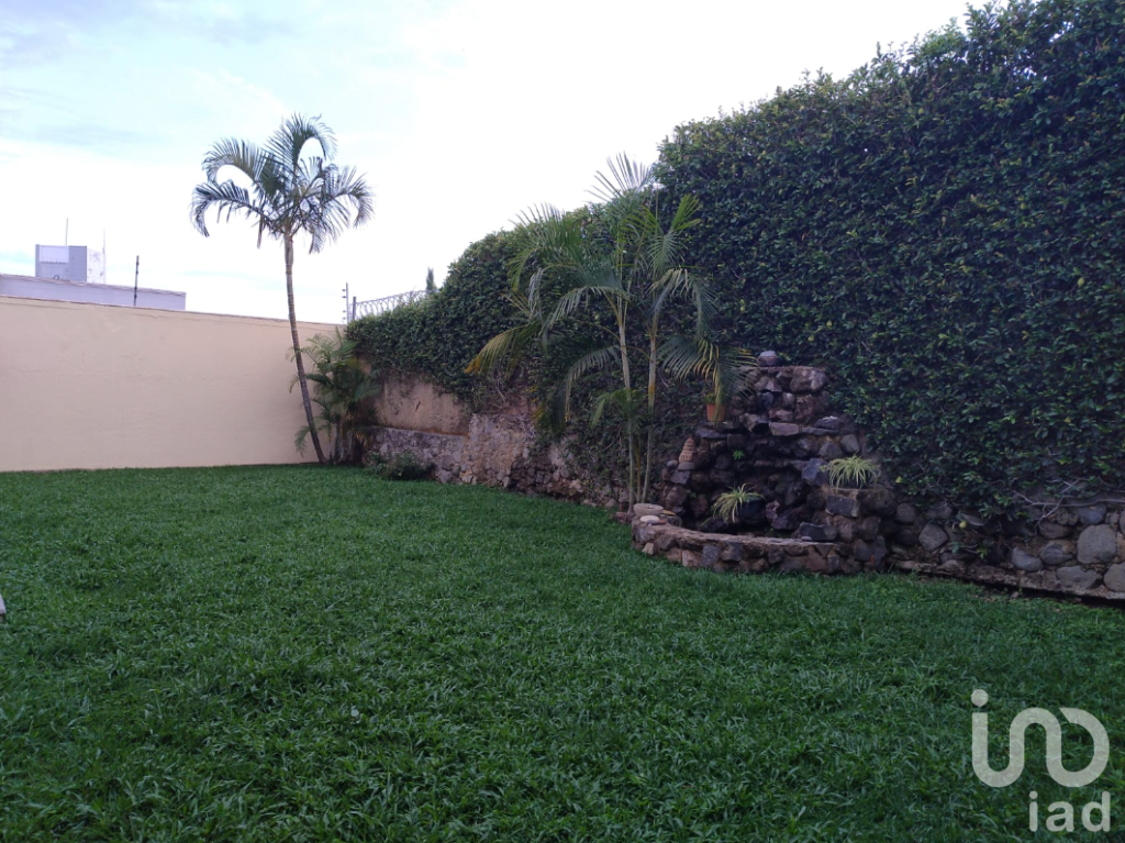 Casa en venta, exclusivo fraccionamiento con vigilancia, zona norte, Cuernavaca, Morelos