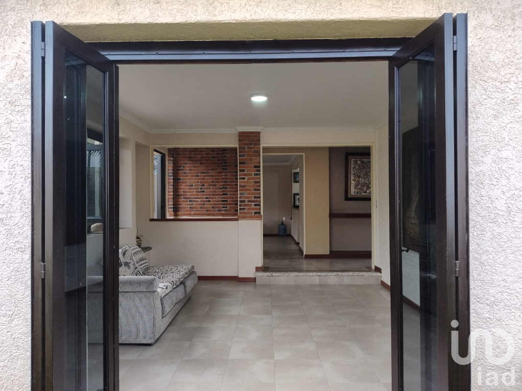 Casa en venta, exclusivo fraccionamiento con vigilancia, zona norte, Cuernavaca, Morelos