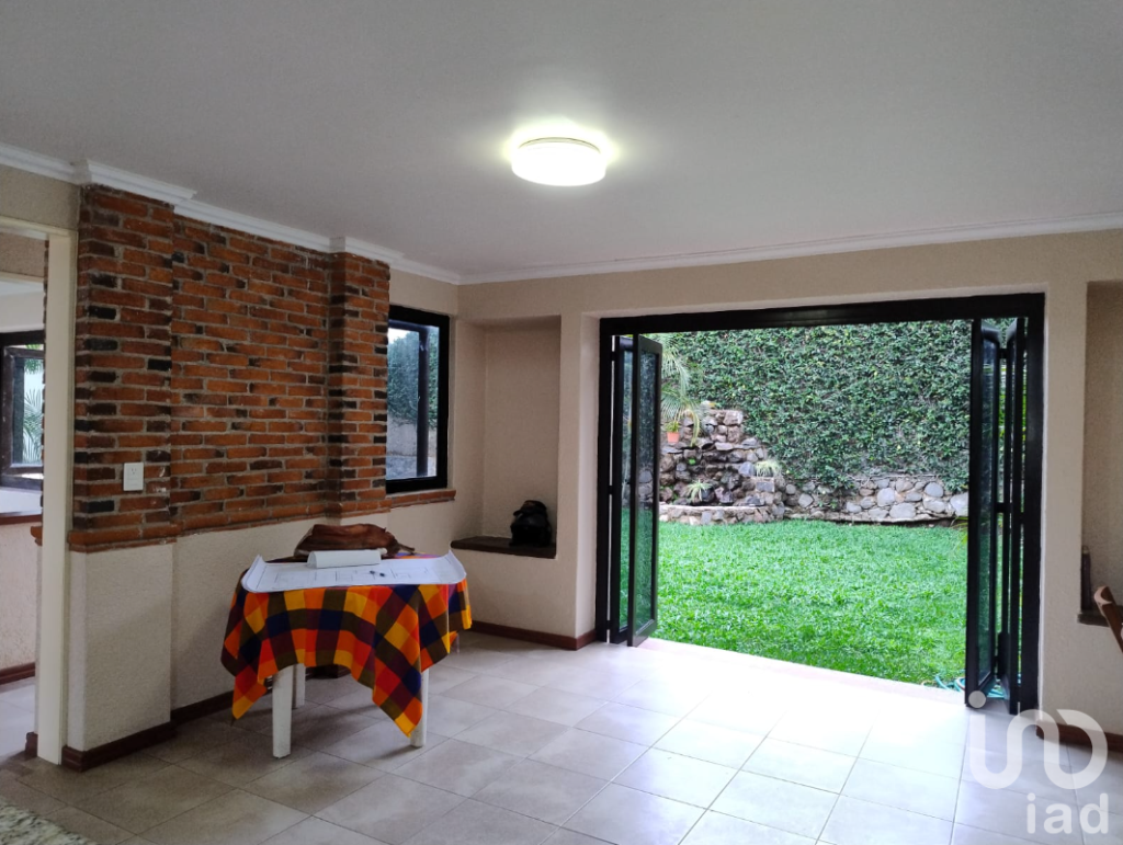 Casa en venta, exclusivo fraccionamiento con vigilancia, zona norte, Cuernavaca, Morelos