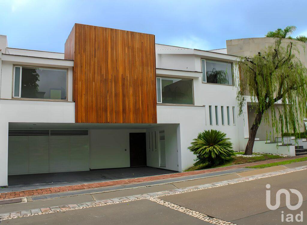 Casa seminueva en venta – 5 recámaras en La Vista Country Club, Tlaxcalancingo