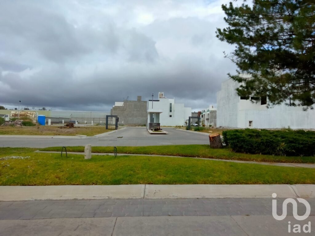 Lote en Venta residencial a 10 minutos de centro comercial Explanada HIDALGO