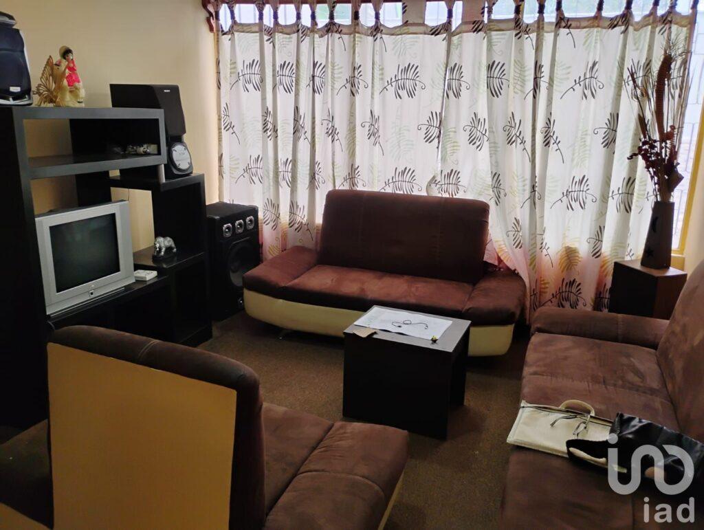 Casa con terreno y departamento independiente en el centro de Pachuca