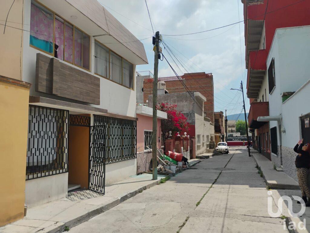 Casa con terreno y departamento independiente en el centro de Pachuca