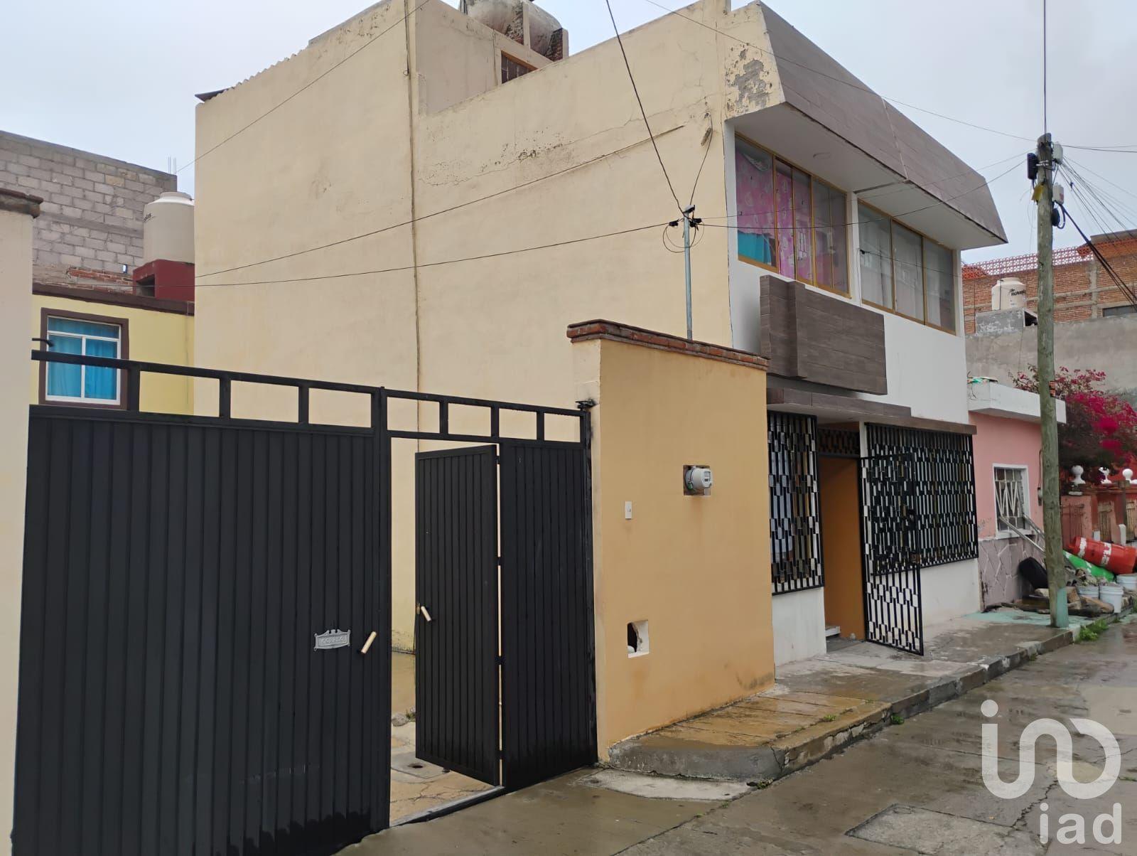 Casa con terreno y departamento independiente en el centro de Pachuca