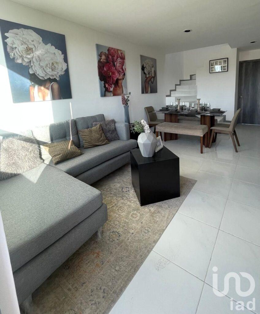 CASA EN VENTA CON RECÁMARA Y BAÑO COMPLETO EN PLANTA BAJA CERCA DE VOLKSWAGUEN