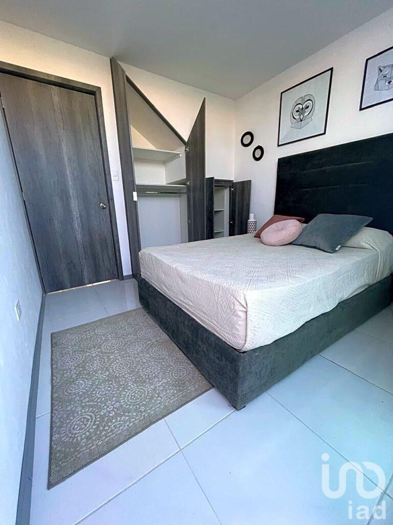 CASA EN VENTA CON RECÁMARA Y BAÑO COMPLETO EN PLANTA BAJA CERCA DE VOLKSWAGUEN