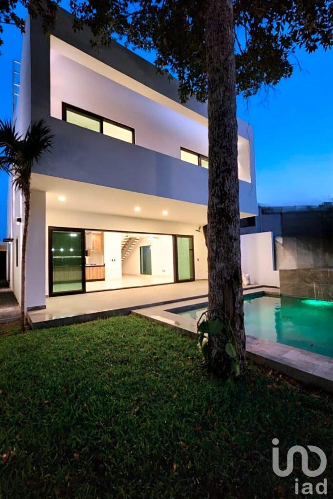 Residencia en Venta, Lagos del Sol, 4 rec, alberca, acabados de lujo