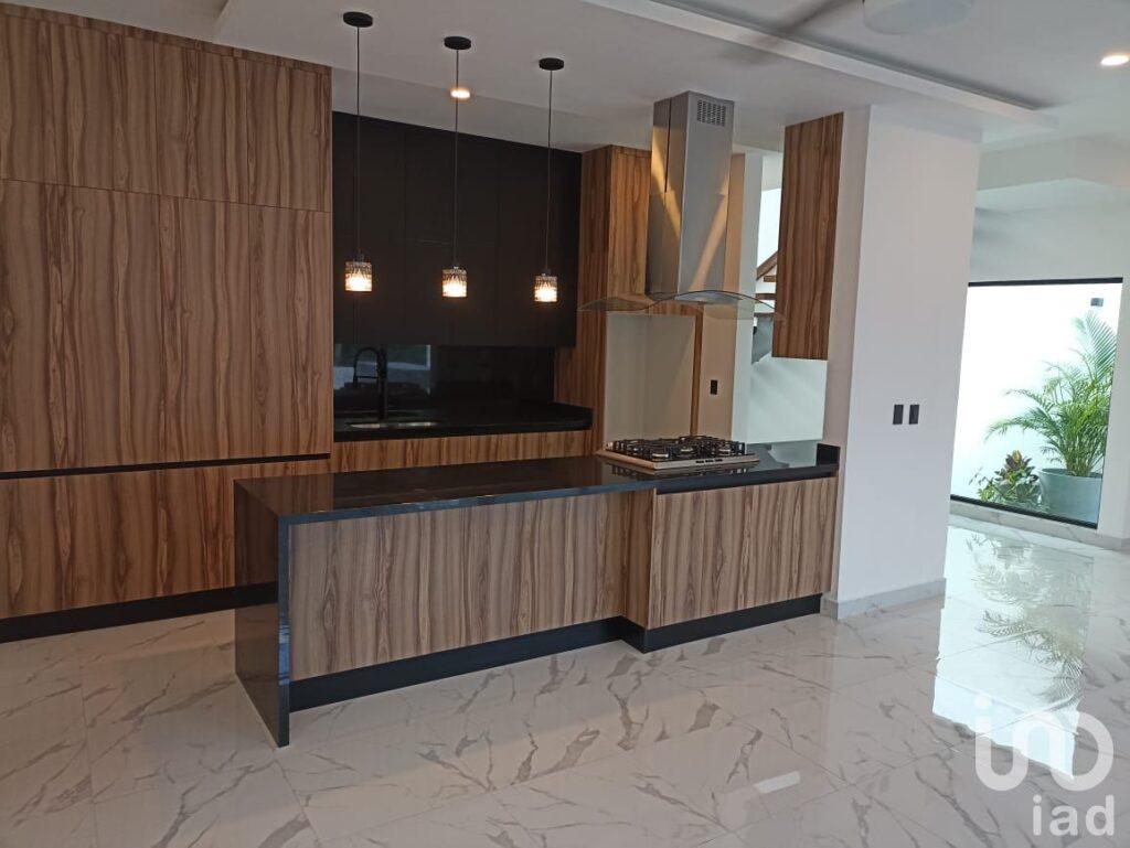 Residencia en Venta, Lagos del Sol, 4 rec, alberca, acabados de lujo