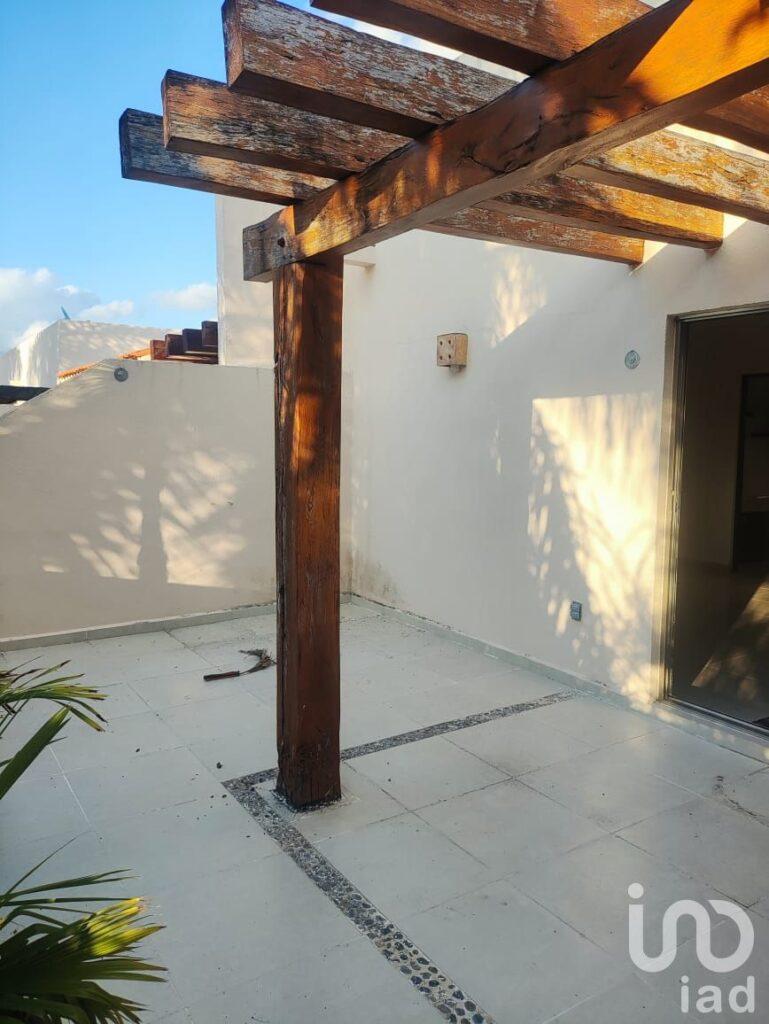 Casa en venta, Gran ubicación en SM 19. 3 rec, roof terrace, alberca