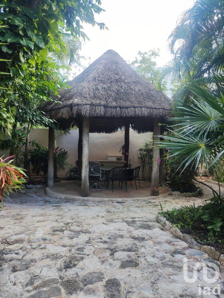 Casa en venta, Gran ubicación en SM 19. 3 rec, roof terrace, alberca