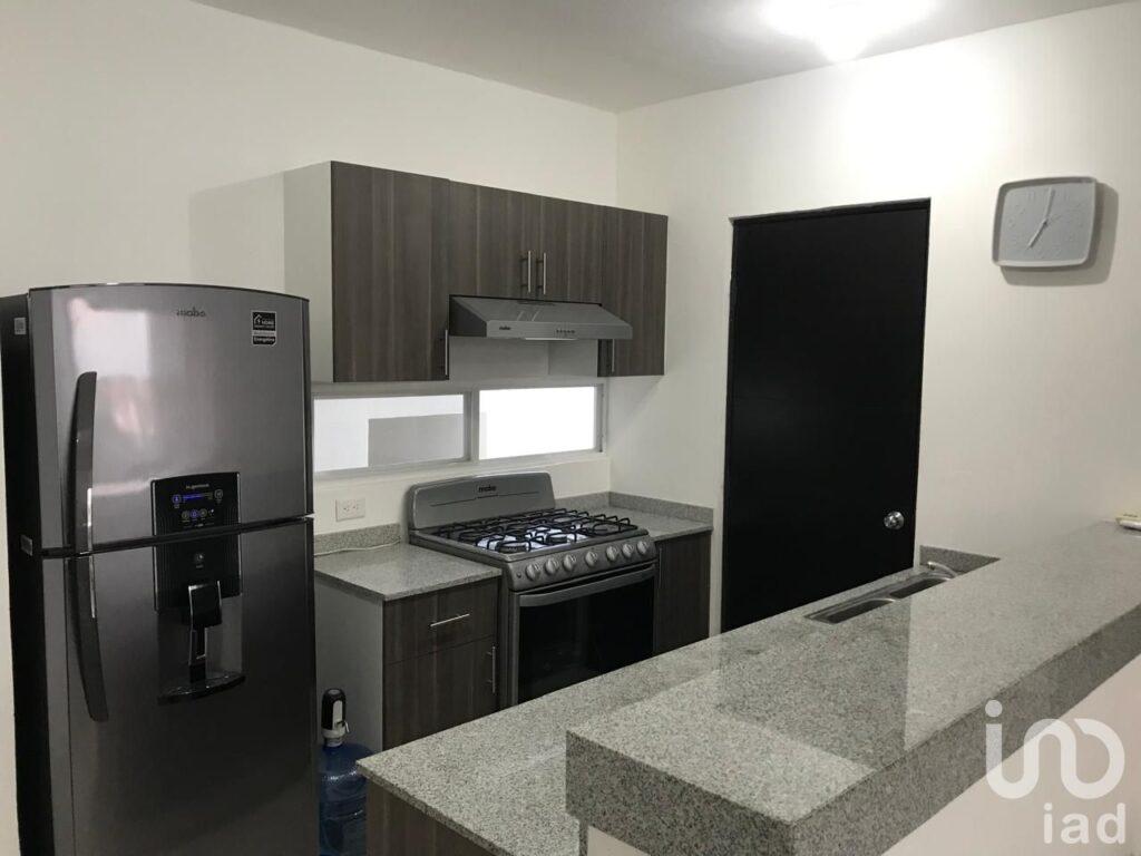 Depto en Liverté Cancún | 2 recs, 3 albercas y ubicación top por solo $2.47 M