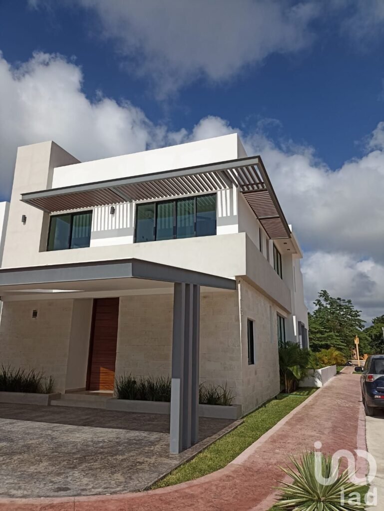 Casa nueva en Venta, Lagos del Sol, Cancún, 4 rec, 4 baños