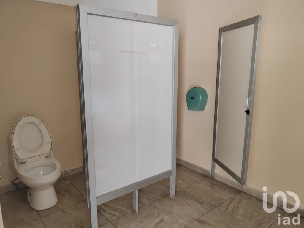 Oportunidad Comercial en Renta – Local en Vista Hermosa, Perfecto para Acuática