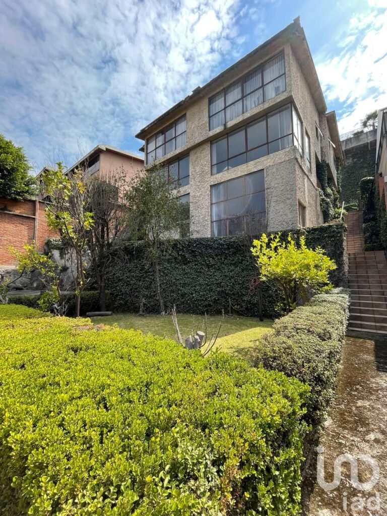 Casa en venta en Bosques de Las Lomas 1a Sección, Miguel Hidalgo, Ciudad de México