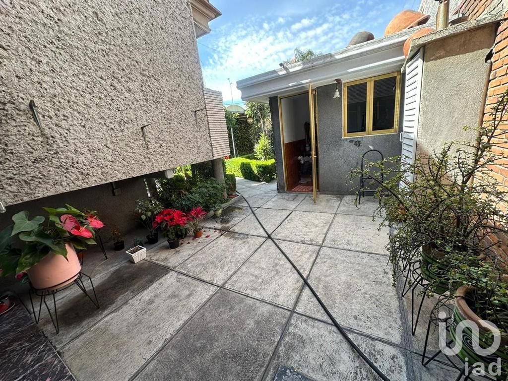 CASA EN VENTA  AMPLIA Y CON HERMOSO JARDIN  ZONA SAN FELIPE HUEYOTLIPAN