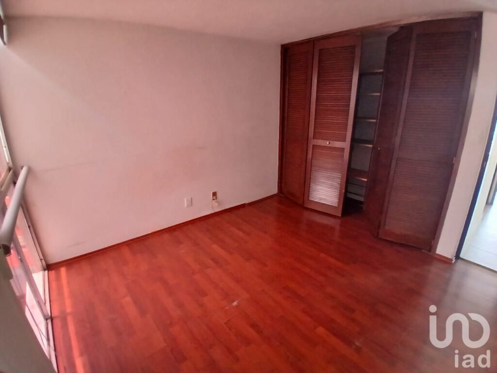 Departamento en venta. Ofrezca. Dos pisos. 3 recamaras 2 baños. Tlalpan, Ciudad de México
