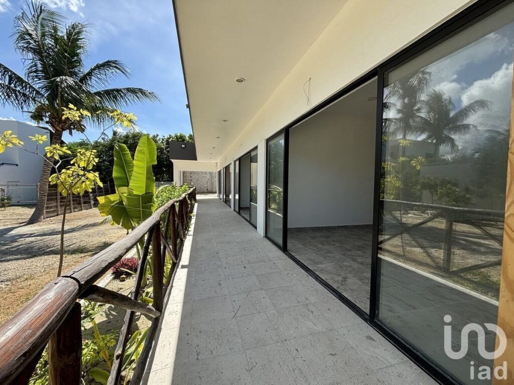 Renta de Locales en Av. principal en Chelem, Yucatan