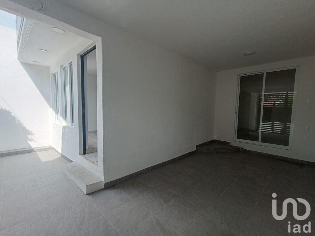 Casa totalmente remodelada a minutos del Libramiento Sur Poniente – como nueva