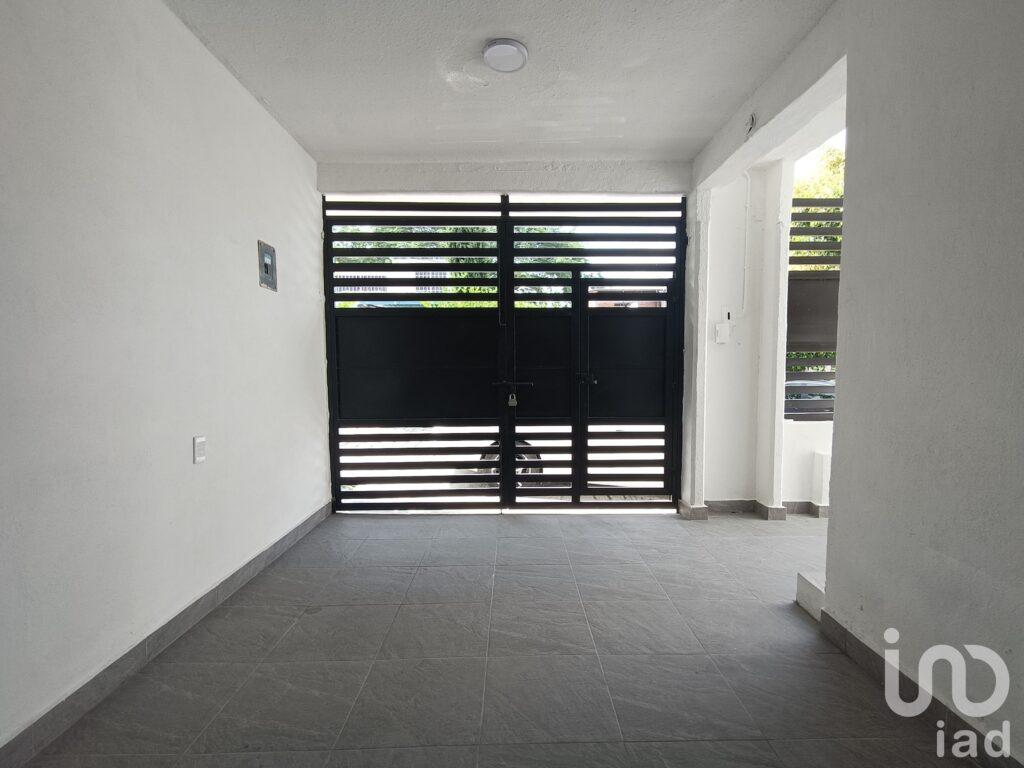 Casa totalmente remodelada a minutos del Libramiento Sur Poniente – como nueva