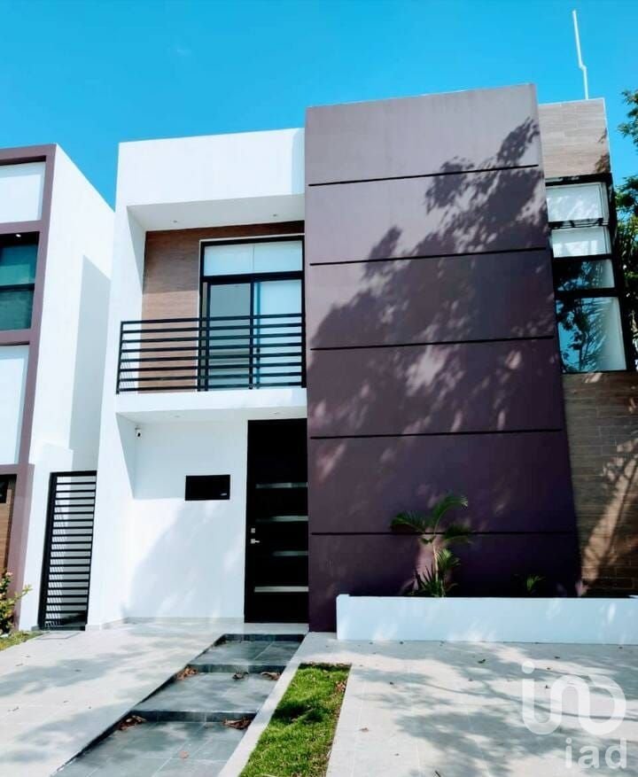 Casa Amueblada en Renta con Alberca y Amenidades – Playa del Carmen (Opción a Venta)